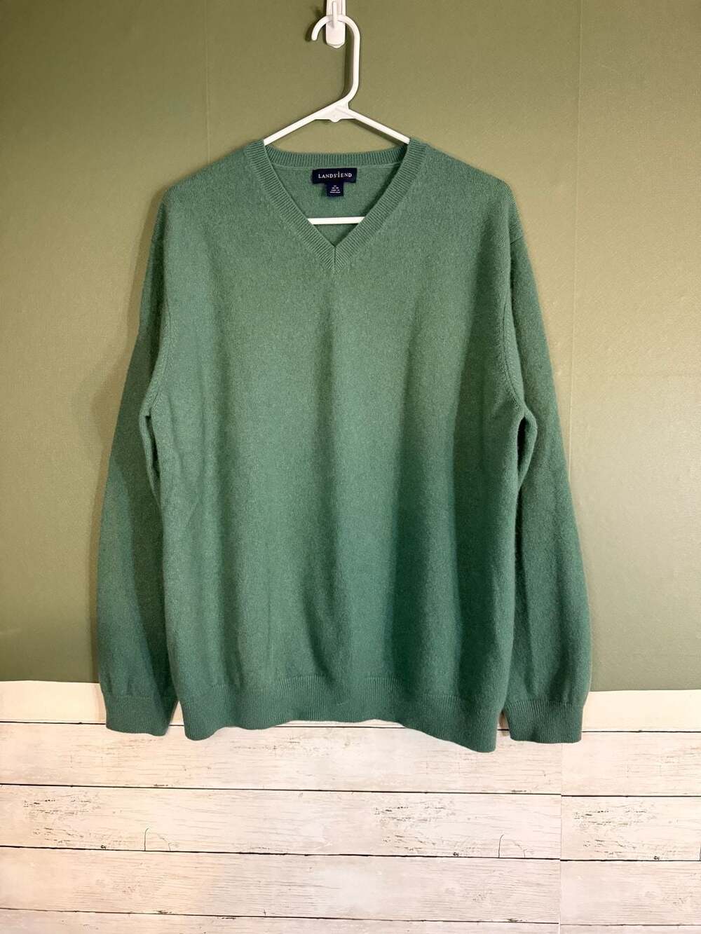 Lands' End 100% Cashmere V-Neck Sweater Size XL Green